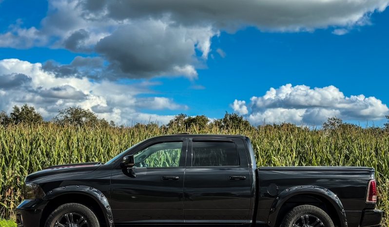 DODGE RAM 1500 5.7L HEMI 4X4 401PK V8*LARAMIE*BLACK-OPPS*LAGE BIJTELLING*VERHOOGD*PERFORMANCE MOTORKAP* vol