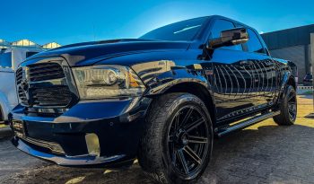 DODGE RAM 1500 5.7L HEMI V8 4X4*SPORT*LAGE BIJTELLING*BOM VOL*RAMBOXEN*PRACHTIGE KLEUR*322 LITER LPG*22 INCH* vol