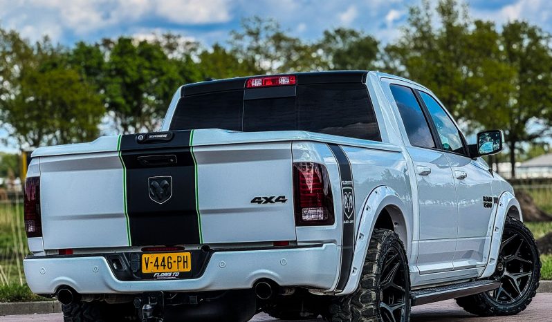 DODGE RAM 1500 5.7L V8 HEMI 4X4 401PK * SPORT * WIDE BODY * CUSTOM MADE FLORIS TD * 22 INCH * VIPER STRIPING * APPLE CARPLAY * WEINIG KM * LIEFHEBBER * LUCHTVERING * EYE CATCHER * vol