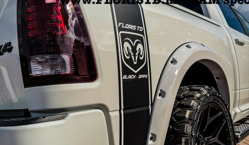 DODGE RAM 1500 5.7L V8 HEMI 4X4 401PK * SPORT * WIDE BODY * CUSTOM MADE FLORIS TD * 22 INCH * VIPER STRIPING * APPLE CARPLAY * WEINIG KM * LIEFHEBBER * LUCHTVERING * EYE CATCHER * vol