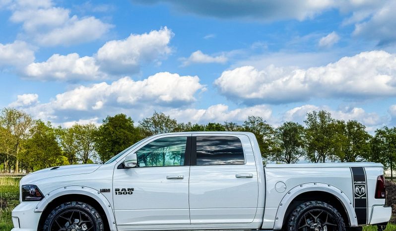 DODGE RAM 1500 5.7L V8 HEMI 4X4 401PK * SPORT * WIDE BODY * CUSTOM MADE FLORIS TD * 22 INCH * VIPER STRIPING * APPLE CARPLAY * WEINIG KM * LIEFHEBBER * LUCHTVERING * EYE CATCHER * vol