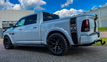 DODGE RAM 1500 5.7L V8 HEMI 4X4 401PK * SPORT * WIDE BODY * CUSTOM MADE FLORIS TD * 22 INCH * VIPER STRIPING * APPLE CARPLAY * WEINIG KM * LIEFHEBBER * LUCHTVERING * EYE CATCHER * vol