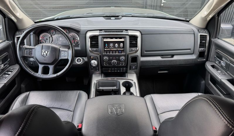 DODGE RAM 1500 5.7L V8 HEMI 4X4 401PK * SPORT * WIDE BODY * CUSTOM MADE FLORIS TD * 22 INCH * VIPER STRIPING * APPLE CARPLAY * WEINIG KM * LIEFHEBBER * LUCHTVERING * EYE CATCHER * vol
