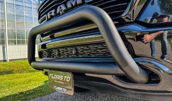 DODGE RAM 1500 5.7L HEMI V8 4X4 401PK * LARAMIE * SPORT * BLACK-OPPS * VERHOOGD * VERBREED * TREINHOORN * OPEN UITLAATSYSTEEM * BOM VOL * RAMBAR * TRX LOOK * vol