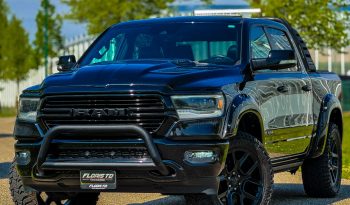 DODGE RAM 1500 5.7L HEMI V8 4X4 401PK * LARAMIE * SPORT * BLACK-OPPS * VERHOOGD * VERBREED * TREINHOORN * OPEN UITLAATSYSTEEM * BOM VOL * RAMBAR * TRX LOOK * vol