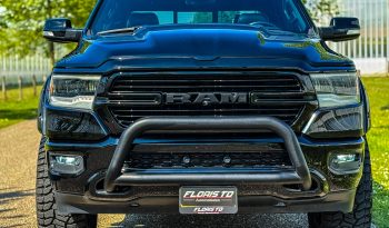 DODGE RAM 1500 5.7L HEMI V8 4X4 401PK * LARAMIE * SPORT * BLACK-OPPS * VERHOOGD * VERBREED * TREINHOORN * OPEN UITLAATSYSTEEM * BOM VOL * RAMBAR * TRX LOOK * vol