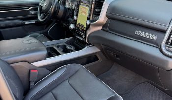 DODGE RAM 1500 5.7L HEMI V8 4X4 401PK * LARAMIE * SPORT * BLACK-OPPS * VERHOOGD * VERBREED * TREINHOORN * OPEN UITLAATSYSTEEM * BOM VOL * RAMBAR * TRX LOOK * vol