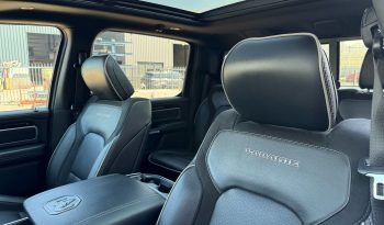 DODGE RAM 1500 5.7L HEMI V8 4X4 401PK * LARAMIE * SPORT * BLACK-OPPS * VERHOOGD * VERBREED * TREINHOORN * OPEN UITLAATSYSTEEM * BOM VOL * RAMBAR * TRX LOOK * vol