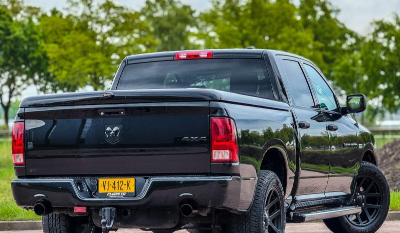 DODGE RAM 1500 5.7L HEMI 4X4 396PK V8 * BLACK EDITION * 6 PERSOONS * 20 INCH SRT-10 SPORTVELGEN * INRUIL AANBIEDING * BETAALBAAR EEN DIKKE PICK-UP RIJDEN * vol