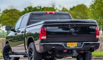 DODGE RAM 1500 5.7L HEMI 4X4 396PK V8 * BLACK EDITION * 6 PERSOONS * 20 INCH SRT-10 SPORTVELGEN * INRUIL AANBIEDING * BETAALBAAR EEN DIKKE PICK-UP RIJDEN * vol