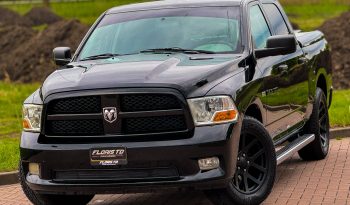 DODGE RAM 1500 5.7L HEMI 4X4 396PK V8 * BLACK EDITION * 6 PERSOONS * 20 INCH SRT-10 SPORTVELGEN * INRUIL AANBIEDING * BETAALBAAR EEN DIKKE PICK-UP RIJDEN * vol