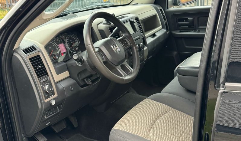 DODGE RAM 1500 5.7L HEMI 4X4 396PK V8 * BLACK EDITION * 6 PERSOONS * 20 INCH SRT-10 SPORTVELGEN * INRUIL AANBIEDING * BETAALBAAR EEN DIKKE PICK-UP RIJDEN * vol