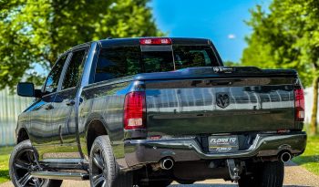 DODGE RAM 1500 5.7L HEMI 4X4 401PK V8 SPORT * FULL OPTION * 20 INCH * SCHUIFKANTELDAK * NIEUW TYPE 2018 * APPLE CARPLAY * CAMELEON VOORRAAM * vol