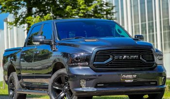 DODGE RAM 1500 5.7L HEMI 4X4 401PK V8 SPORT * FULL OPTION * 20 INCH * SCHUIFKANTELDAK * NIEUW TYPE 2018 * APPLE CARPLAY * CAMELEON VOORRAAM * vol