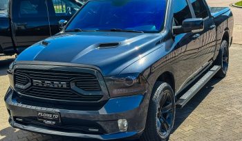 DODGE RAM 1500 5.7L HEMI 4X4 401PK V8 SPORT * FULL OPTION * 20 INCH * SCHUIFKANTELDAK * NIEUW TYPE 2018 * APPLE CARPLAY * CAMELEON VOORRAAM * vol