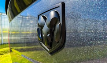 DODGE RAM 1500 5.7L HEMI 4X4 401PK V8 SPORT * FULL OPTION * 20 INCH * SCHUIFKANTELDAK * NIEUW TYPE 2018 * APPLE CARPLAY * CAMELEON VOORRAAM * vol