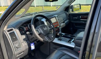 DODGE RAM 1500 5.7L HEMI 4X4 400PK * LARAMIE * MARGE * PARTICULIER GEREDEN * HARLEY DAVIDSON STRIPING * OPEN UITLAATSYSTEEM * FULL OPTION * CONSIGNATIE VERKOOP * YOUNGTIMER * vol