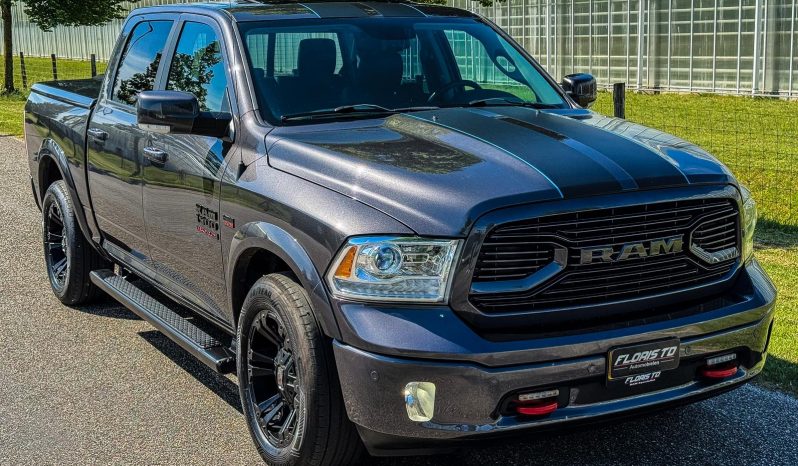 DODGE RAM 1500 5.7L V8 HEMI 4X4 401PK * LARAMIE * FULL OPTION * 322 LITER LPG * LAGE BIJTELLING * 8-TRAPS AUTOMAAT * BOM VOL * 20 INCH XD LICHTMETALEN SPORTVELGEN * vol