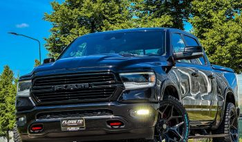 DODGE RAM 1500 5.7L HEMI 4X4 401PK V8 * LARAMIE * SPORT * BLACK-OPPS * BOM VOL * 22 INCH 4 -PLAY NIEUW * WIDE BODY * LPG * WEINIG KM * 360 CAMERA * LANE ASSIST * ADAPTIEVE CRUISE CONTROLE * vol