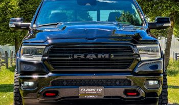 DODGE RAM 1500 5.7L HEMI 4X4 401PK V8 * LARAMIE * SPORT * BLACK-OPPS * BOM VOL * 22 INCH 4 -PLAY NIEUW * WIDE BODY * LPG * WEINIG KM * 360 CAMERA * LANE ASSIST * ADAPTIEVE CRUISE CONTROLE * vol