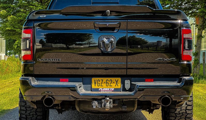 DODGE RAM 1500 5.7L HEMI 4X4 401PK V8 * LARAMIE * SPORT * BLACK-OPPS * BOM VOL * 22 INCH 4 -PLAY NIEUW * WIDE BODY * LPG * WEINIG KM * 360 CAMERA * LANE ASSIST * ADAPTIEVE CRUISE CONTROLE * vol