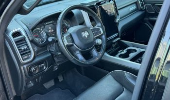 DODGE RAM 1500 5.7L HEMI 4X4 401PK V8 * LARAMIE * SPORT * BLACK-OPPS * BOM VOL * 22 INCH 4 -PLAY NIEUW * WIDE BODY * LPG * WEINIG KM * 360 CAMERA * LANE ASSIST * ADAPTIEVE CRUISE CONTROLE * vol