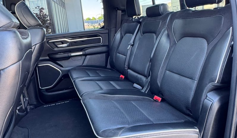 DODGE RAM 1500 5.7L HEMI 4X4 401PK V8 * LARAMIE * SPORT * BLACK-OPPS * BOM VOL * 22 INCH 4 -PLAY NIEUW * WIDE BODY * LPG * WEINIG KM * 360 CAMERA * LANE ASSIST * ADAPTIEVE CRUISE CONTROLE * vol