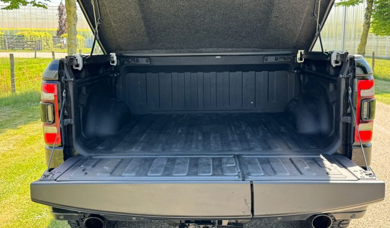 DODGE RAM 1500 5.7L HEMI 4X4 401PK V8 * LARAMIE * SPORT * BLACK-OPPS * BOM VOL * 22 INCH 4 -PLAY NIEUW * WIDE BODY * LPG * WEINIG KM * 360 CAMERA * LANE ASSIST * ADAPTIEVE CRUISE CONTROLE * vol