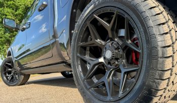 DODGE RAM 1500 5.7L V8 HEMI 4X4*LIMITED EDITION*BOM VOL OPTIES*PRACHTIGE KLEUR MAXIMUM STEEL METALLIC*22 INCH 4-PLAY SPORTVELGEN*LUCHTVERING*OPEN UITLAATSYSTEEM*PRINS LPG* vol
