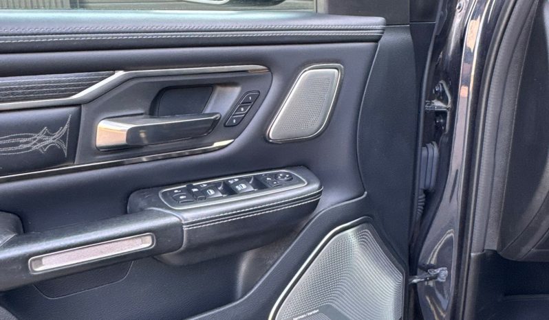 DODGE RAM 1500 5.7L V8 HEMI 4X4*LIMITED EDITION*BOM VOL OPTIES*PRACHTIGE KLEUR MAXIMUM STEEL METALLIC*22 INCH 4-PLAY SPORTVELGEN*LUCHTVERING*OPEN UITLAATSYSTEEM*PRINS LPG* vol