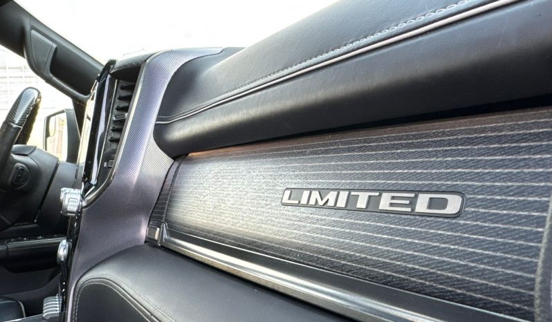 DODGE RAM 1500 5.7L V8 HEMI 4X4*LIMITED EDITION*BOM VOL OPTIES*PRACHTIGE KLEUR MAXIMUM STEEL METALLIC*22 INCH 4-PLAY SPORTVELGEN*LUCHTVERING*OPEN UITLAATSYSTEEM*PRINS LPG* vol