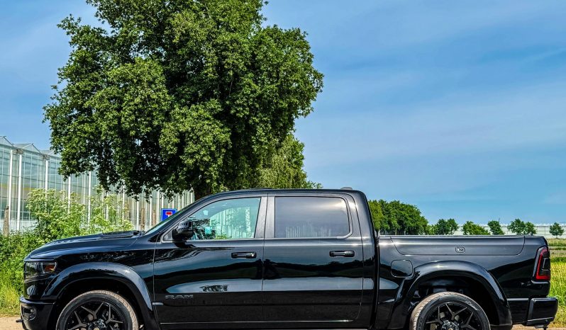 DODGE RAM 1500 5.7L V8 HEMI 4X4 401PK*LIMITED EDITION*BLACK-OPPS*BOM VOL*VIRTUAL COCKPIT*HEAD-UP DISPLAY*22 INCH 4 – PLAY*WIDE BODY*FACE LIFT MODEL* 09-2023 *RAMBOXEN*SMOKE LIGHTS* vol