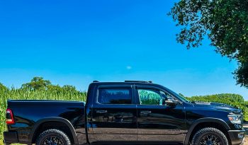 DODGE RAM 1500 5.7L HEMI 4X4 401PK V8 * REBEL * 20 INCH FUEL BREEDSET * PANORAMADAK * LAGE BIJTELLING * UNIEK * WEINIG KM * EXTREEM NETTE CONDITIE * vol