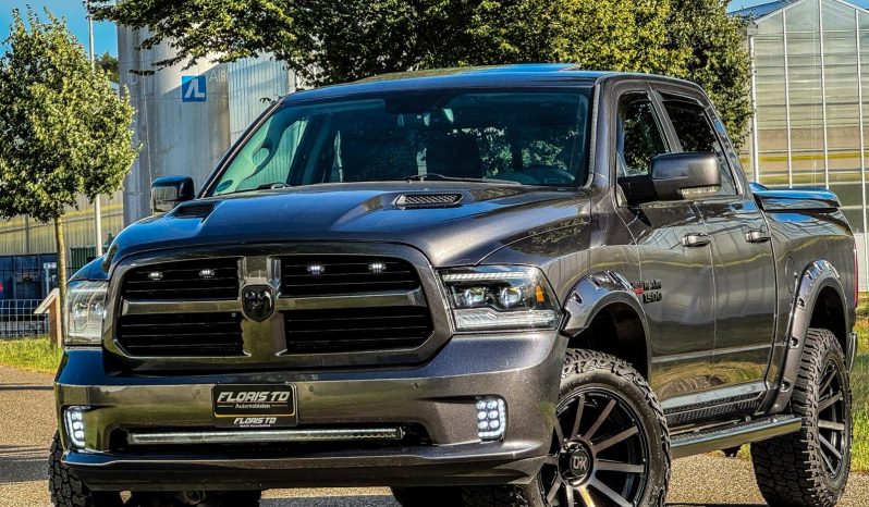 DODGE RAM 1500 5.7L V8 HEMI 4X4 425PK * SPORT * WIDE BODY * LAGE BIJTELLING * UNIEK * 20 INCH MICKEY THOMPSON BAJA BOSS * VERHOOGD * VERBREED * LIEFHEBBER * MORIMOTTO KOPLAMPEN * vol
