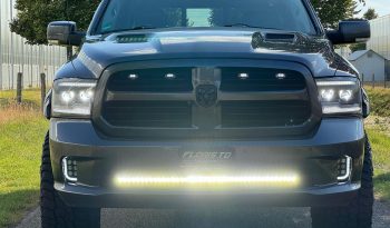DODGE RAM 1500 5.7L V8 HEMI 4X4 425PK * SPORT * WIDE BODY * LAGE BIJTELLING * UNIEK * 20 INCH MICKEY THOMPSON BAJA BOSS * VERHOOGD * VERBREED * LIEFHEBBER * MORIMOTTO KOPLAMPEN * vol
