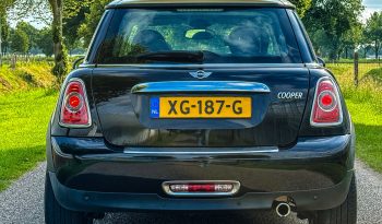 MINI COOPER 1.6L LIMITED * FULL OPTION * 2E EIGENAAR * EXTREEM NETJES * 17 INCH LICHTMETALEN SPORTVELGEN * XENON * LEDER * DOOR INRUIL VERKREGEN * vol