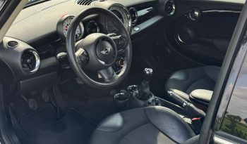 MINI COOPER 1.6L LIMITED * FULL OPTION * 2E EIGENAAR * EXTREEM NETJES * 17 INCH LICHTMETALEN SPORTVELGEN * XENON * LEDER * DOOR INRUIL VERKREGEN * vol