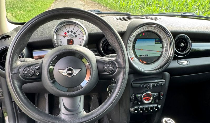 MINI COOPER 1.6L LIMITED * FULL OPTION * 2E EIGENAAR * EXTREEM NETJES * 17 INCH LICHTMETALEN SPORTVELGEN * XENON * LEDER * DOOR INRUIL VERKREGEN * vol
