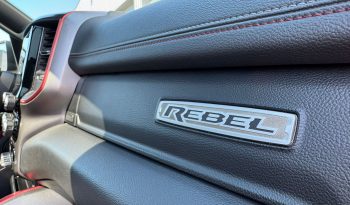 DODGE RAM 1500 5.7L HEMI 4X4 401PK V8 * REBEL * 20 INCH FUEL BREEDSET * PANORAMADAK * LAGE BIJTELLING * UNIEK * WEINIG KM * EXTREEM NETTE CONDITIE * vol