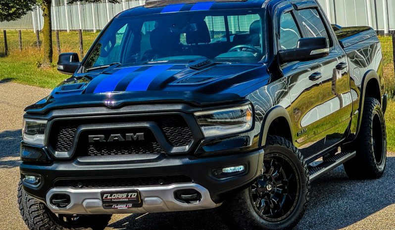 DODGE RAM 1500 5.7L HEMI 4X4 401PK V8 * REBEL * 20 INCH FUEL BREEDSET * PANORAMADAK * LAGE BIJTELLING * UNIEK * WEINIG KM * EXTREEM NETTE CONDITIE * vol