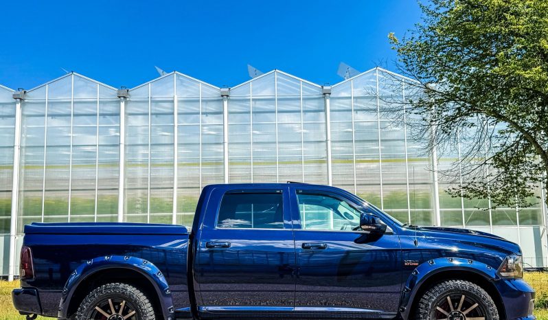 DODGE RAM 1500 5.7L HEMI 4X4 401PK V8 * SPORT * WIDE BODY * BOM VOL * MARGE * LAGE BIJTELLING * 20 INCH XD LICHTMETALEN SPORTVELGEN * OPEN UITLAAT * PRACHTIGE KLEUR * PARTICULIER GEREDEN * vol