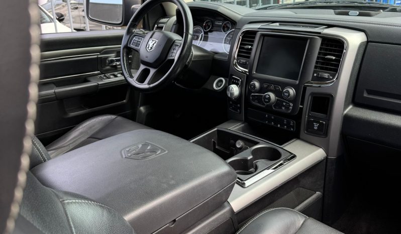 DODGE RAM 1500 5.7L HEMI V8 4X4 401PK * SPORT * FULL OPTION * FLOWMASTER UITLAATSYSTEEM * LPG * 20 INCH * PPF SMOKE * LEDBAR * CUSTOM STRIPING NIEUW * DEZE PRACHTIGE RAM SPORT KOMT BINNEN * vol
