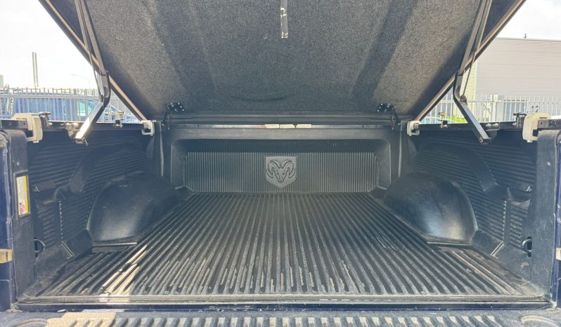DODGE RAM 1500 5.7L HEMI 4X4 401PK V8 * SPORT * WIDE BODY * BOM VOL * MARGE * LAGE BIJTELLING * 20 INCH XD LICHTMETALEN SPORTVELGEN * OPEN UITLAAT * PRACHTIGE KLEUR * PARTICULIER GEREDEN * vol