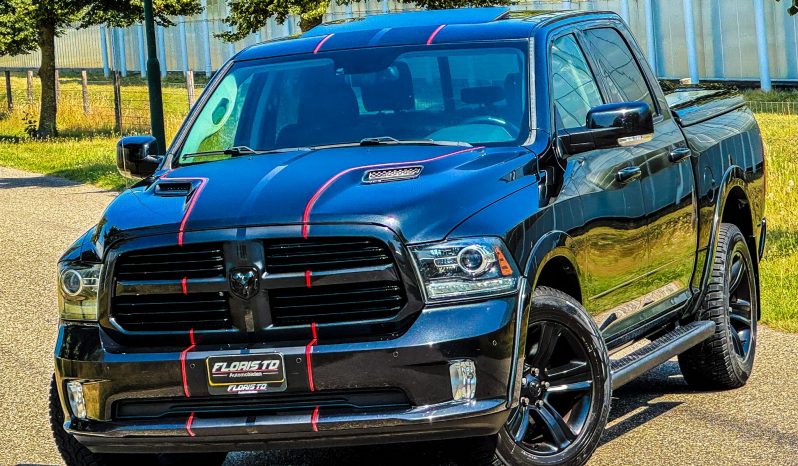 DODGE RAM 1500 5.7L HEMI V8 4X4 * SPORT * BLACK-OPPS * FULL OPTION * PERFORMANCE UITLAATSYSTEEM * 180 L LPG * CUSTOM STRIPING NIEUW * 20 INCH * BEDCOVER * SCHUIFKANTELDAK * vol