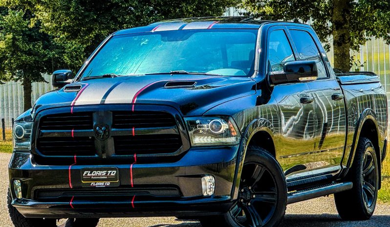 DODGE RAM 1500 5.7L HEMI V8 4X4 * SPORT * BLACK-OPPS * FULL OPTION * PERFORMANCE UITLAATSYSTEEM * 180 L LPG * CUSTOM STRIPING NIEUW * 20 INCH * BEDCOVER * SCHUIFKANTELDAK * vol