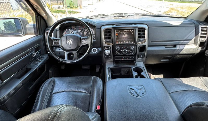 DODGE RAM 1500 5.7L HEMI 4X4 401PK V8 * SPORT * WIDE BODY * BOM VOL * MARGE * LAGE BIJTELLING * 20 INCH XD LICHTMETALEN SPORTVELGEN * OPEN UITLAAT * PRACHTIGE KLEUR * PARTICULIER GEREDEN * vol