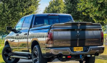 DODGE RAM 1500 5.7L HEMI V8 4X4 401PK * SPORT * FULL OPTION * FLOWMASTER UITLAATSYSTEEM * LPG * 20 INCH * PPF SMOKE * LEDBAR * CUSTOM STRIPING NIEUW * DEZE PRACHTIGE RAM SPORT KOMT BINNEN * vol