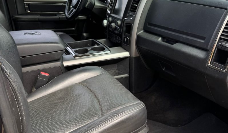 DODGE RAM 1500 5.7L HEMI V8 4X4 401PK * SPORT * FULL OPTION * FLOWMASTER UITLAATSYSTEEM * LPG * 20 INCH * PPF SMOKE * LEDBAR * CUSTOM STRIPING NIEUW * DEZE PRACHTIGE RAM SPORT KOMT BINNEN * vol