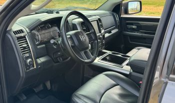 DODGE RAM 1500 5.7L HEMI V8 4X4 401PK * SPORT * FULL OPTION * FLOWMASTER UITLAATSYSTEEM * LPG * 20 INCH * PPF SMOKE * LEDBAR * CUSTOM STRIPING NIEUW * DEZE PRACHTIGE RAM SPORT KOMT BINNEN * vol