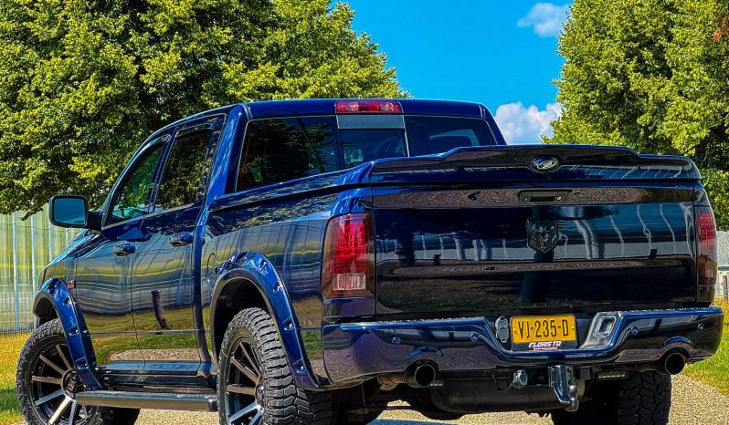 DODGE RAM 1500 5.7L HEMI 4X4 401PK V8 * SPORT * WIDE BODY * BOM VOL * MARGE * LAGE BIJTELLING * 20 INCH XD LICHTMETALEN SPORTVELGEN * OPEN UITLAAT * PRACHTIGE KLEUR * PARTICULIER GEREDEN * vol